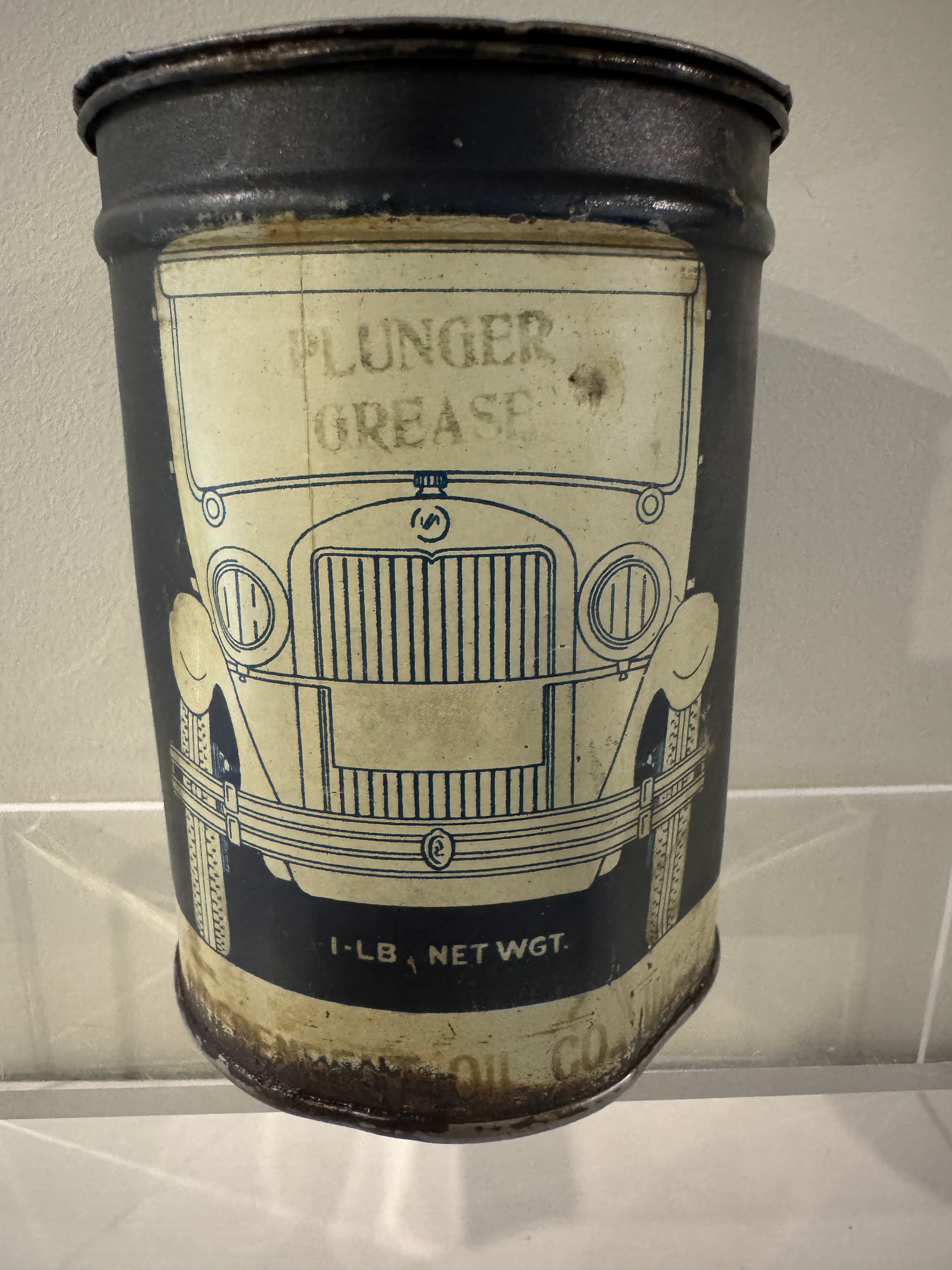 Vintage Independent Oil Co Tin - Motor Oil Petrol Tin With Old Car On Front