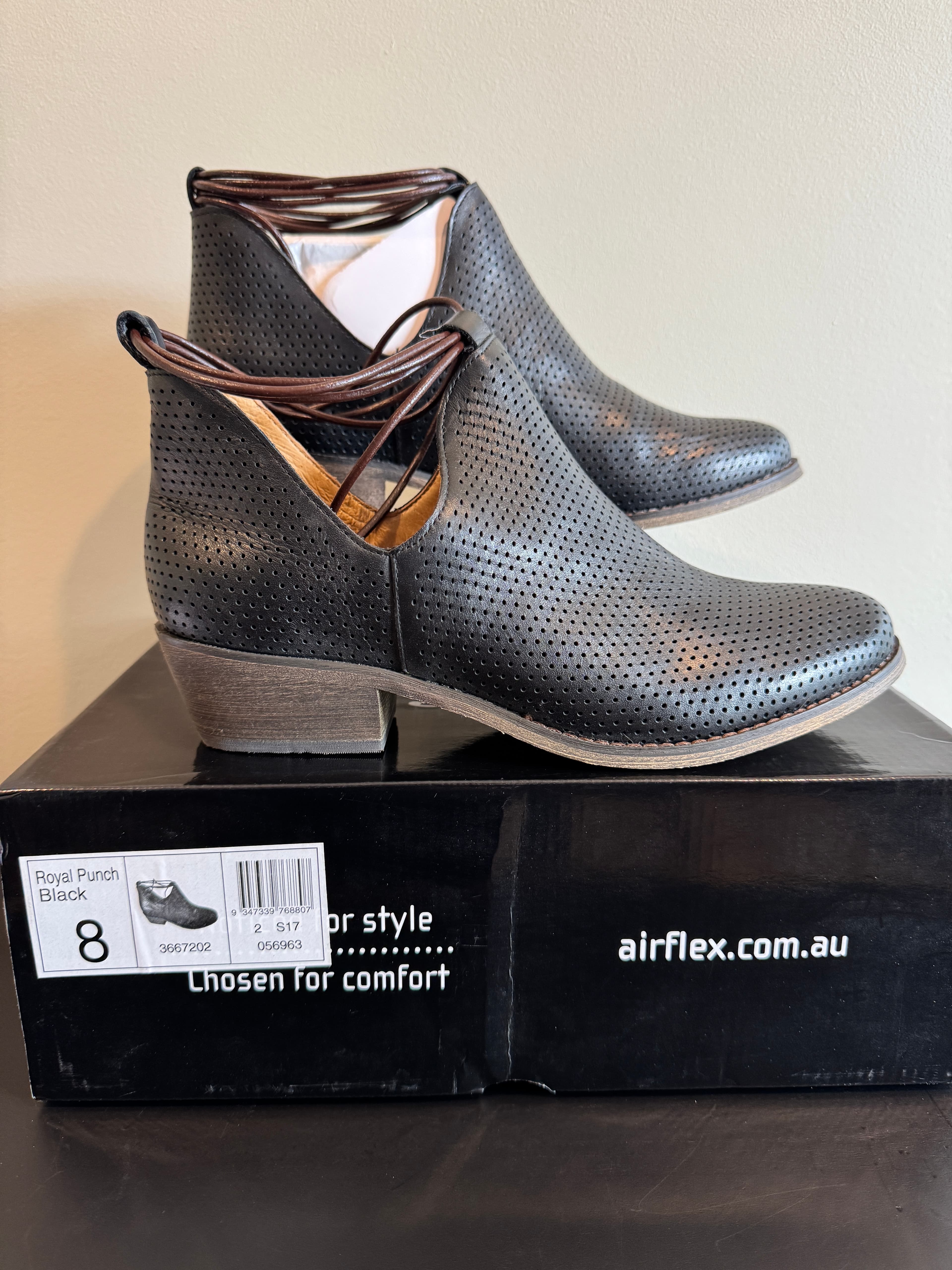 Airflex ladies shoes | boots - size 8 - brand new in box - never worn